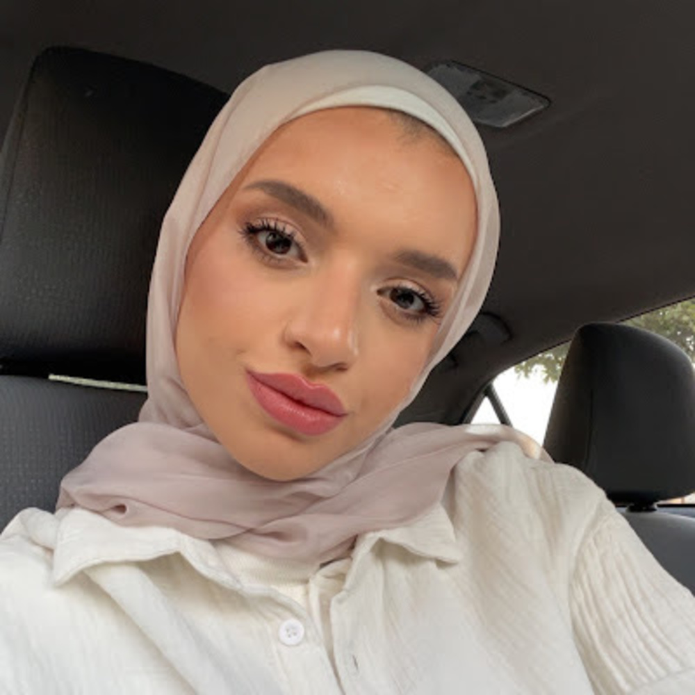 Meet your Posher, Fatima